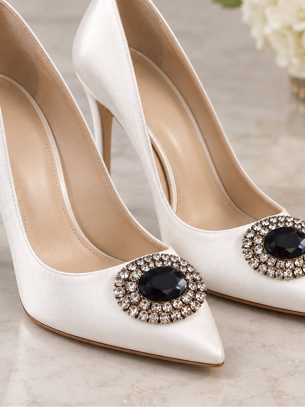 Gorgeous Vintage Shoe Buckles in Black and Rhinestone. Circa 1940s.